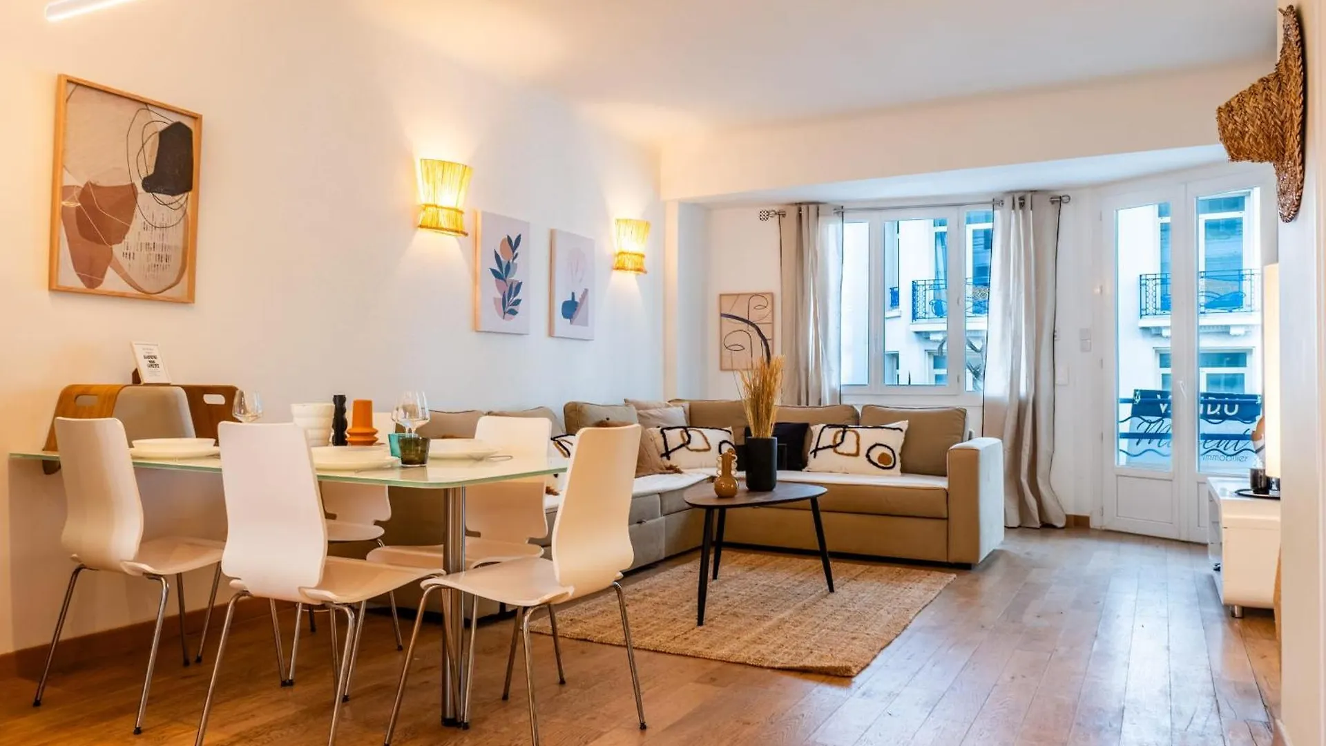 2-Bedroom Apartment With Terrace And Side Sea View Cannes