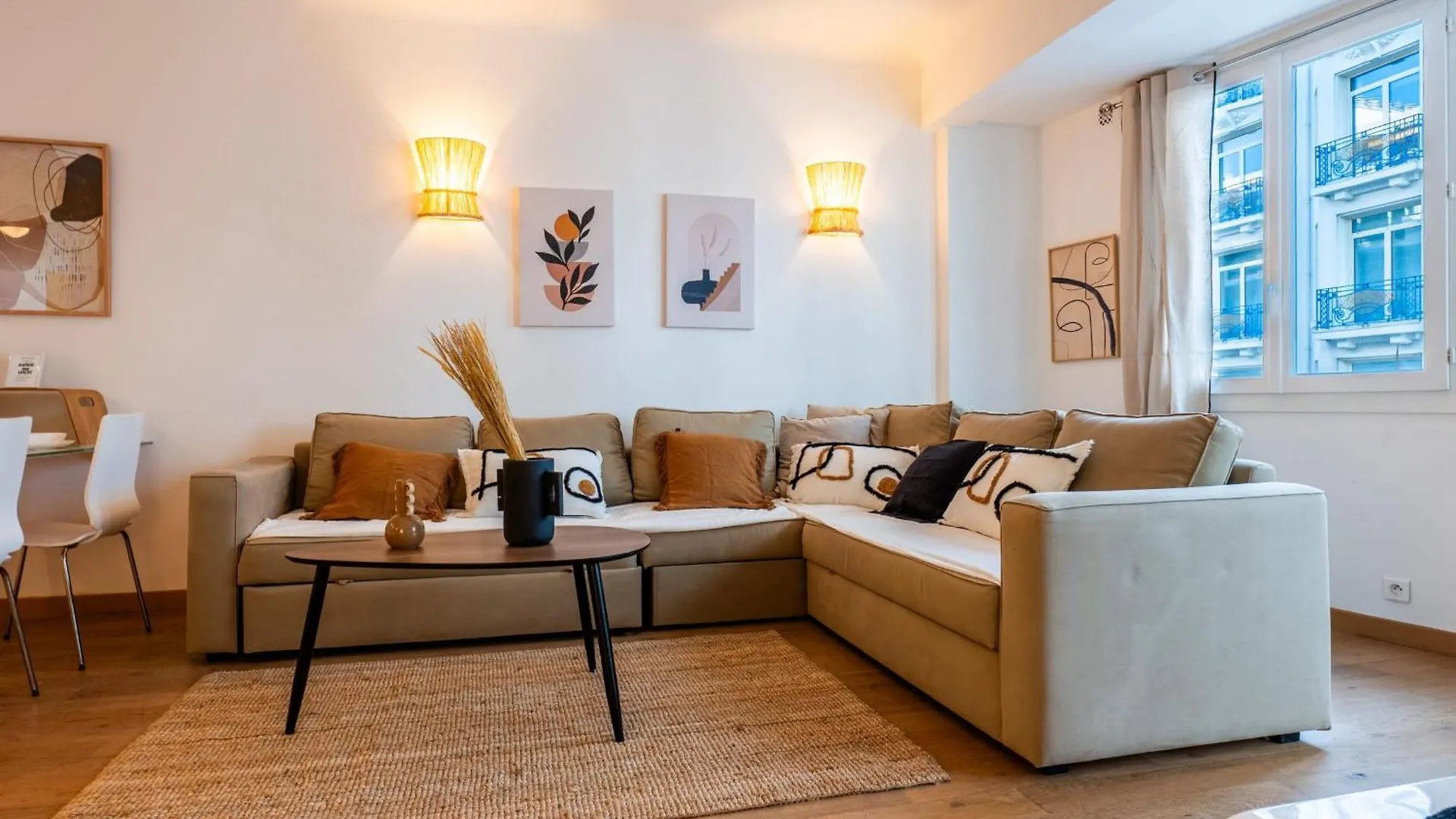 2-Bedroom Apartment With Terrace And Side Sea View Cannes France